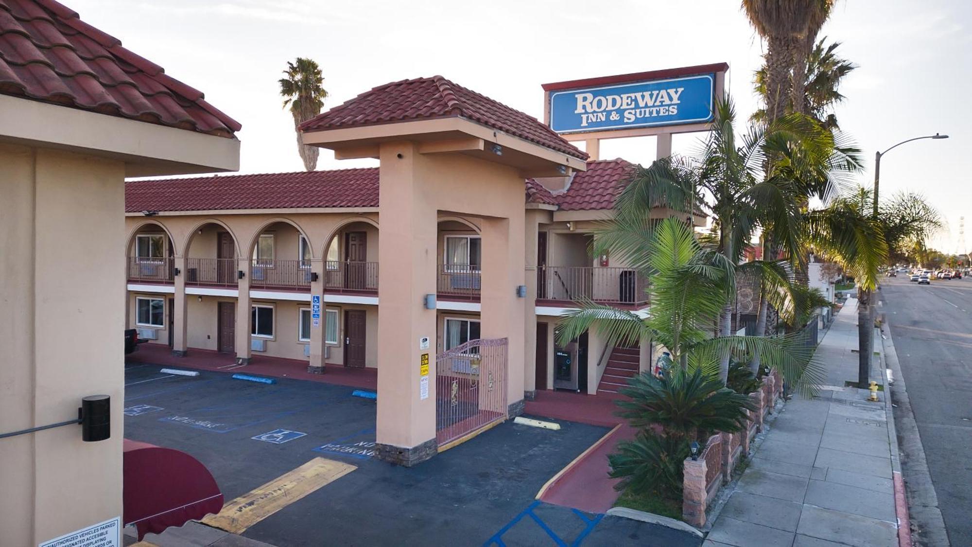 Rodeway Inn & Suites Белфлауър Екстериор снимка