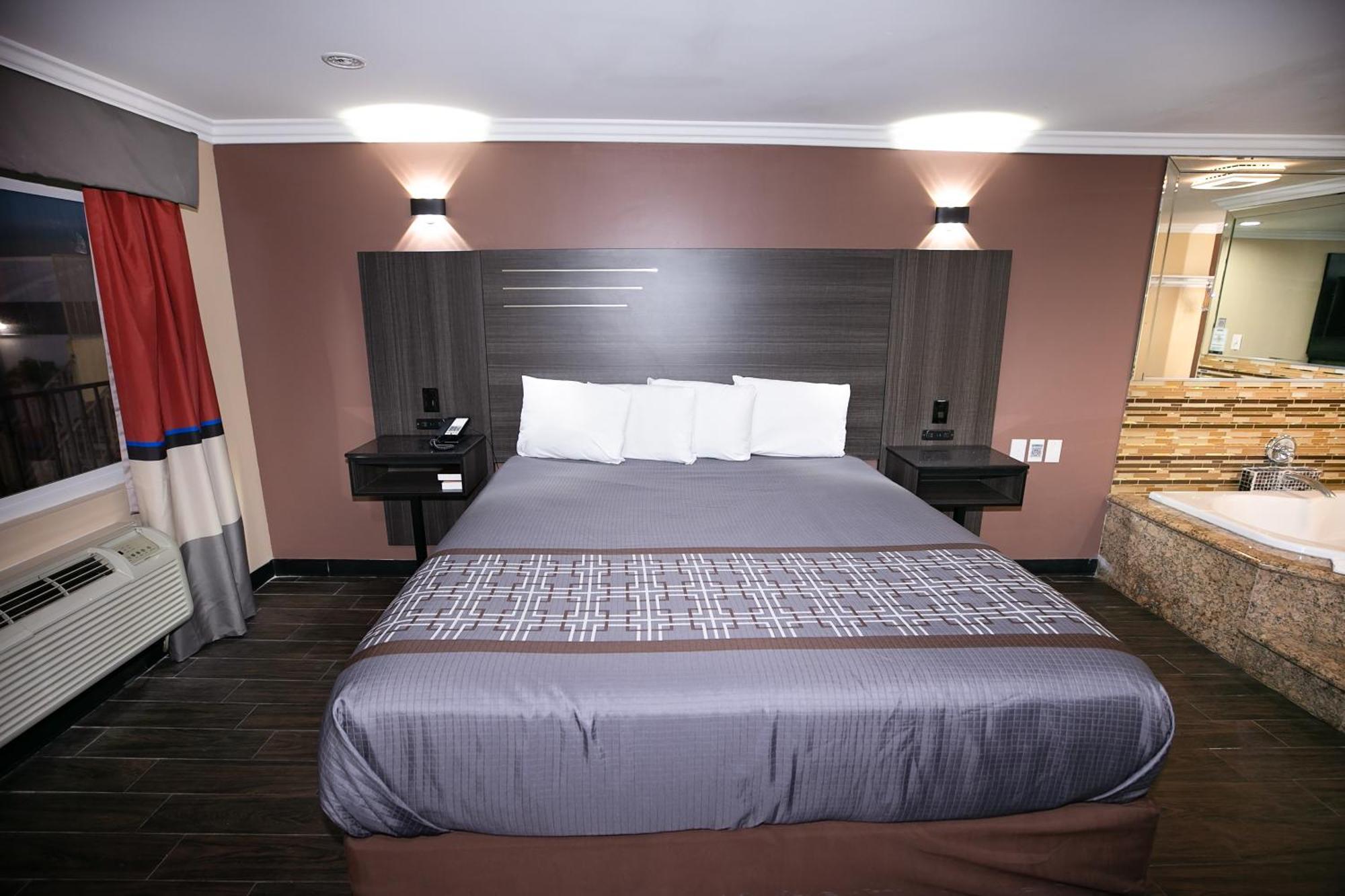 Rodeway Inn & Suites Белфлауър Екстериор снимка