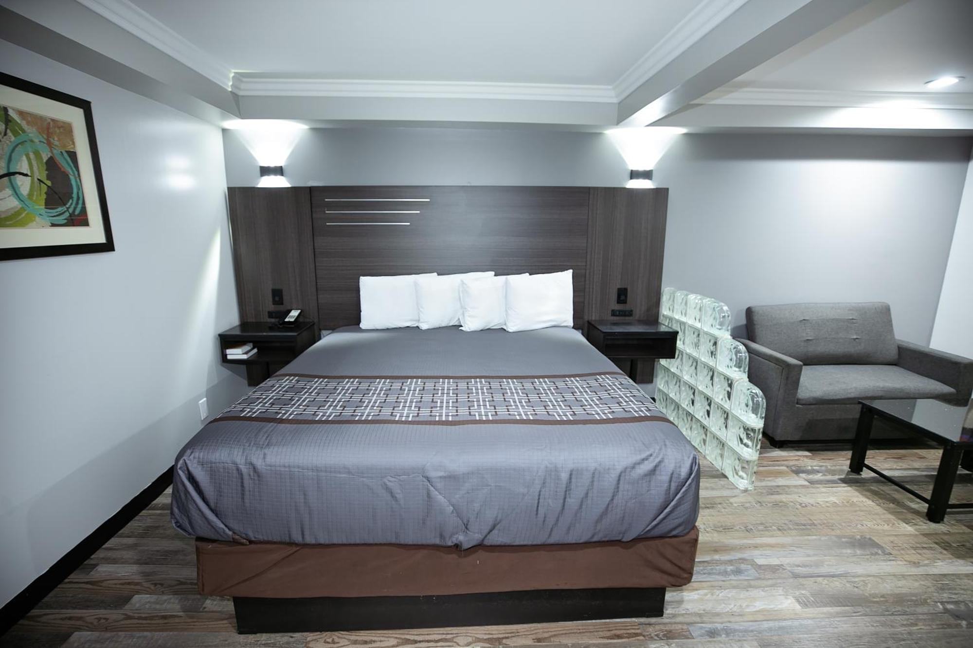 Rodeway Inn & Suites Белфлауър Екстериор снимка
